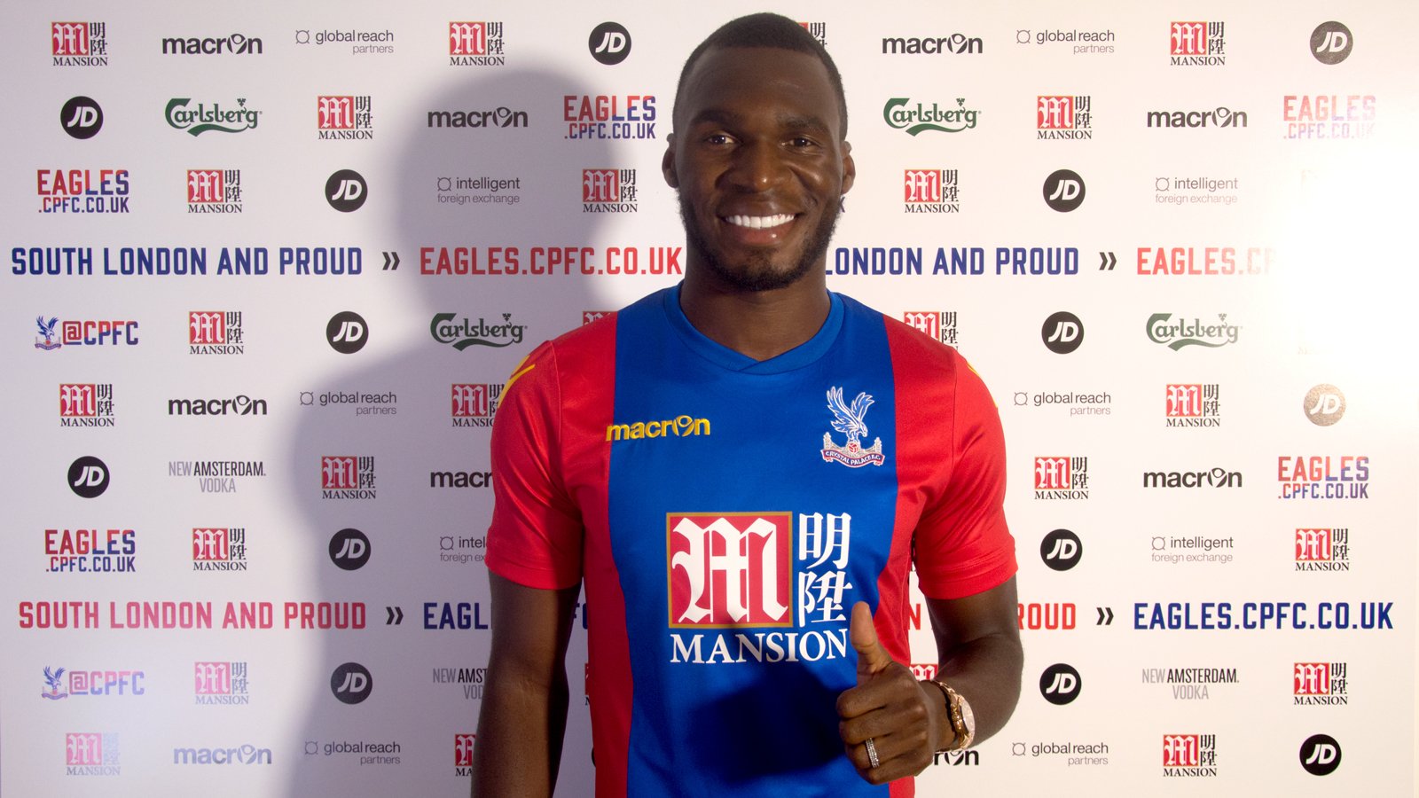 OFFICIAL: Benteke joins Crystal Palace For £32m