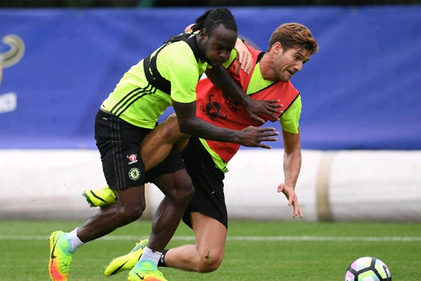Moses Rejoins Chelsea In Training Today