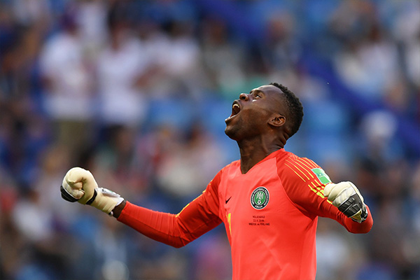 Francis Uzoho celebra la victoria de Nigeria (Foto: Complete Sports Nigeria).